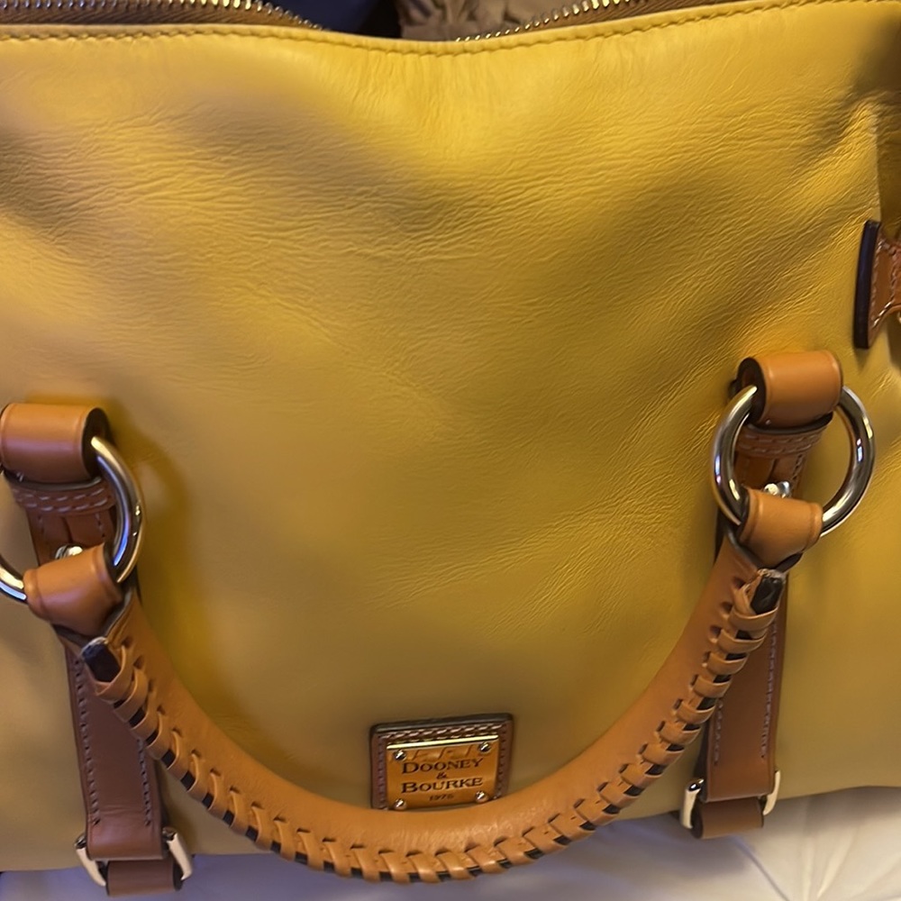 Mustard Handbag only no bundle